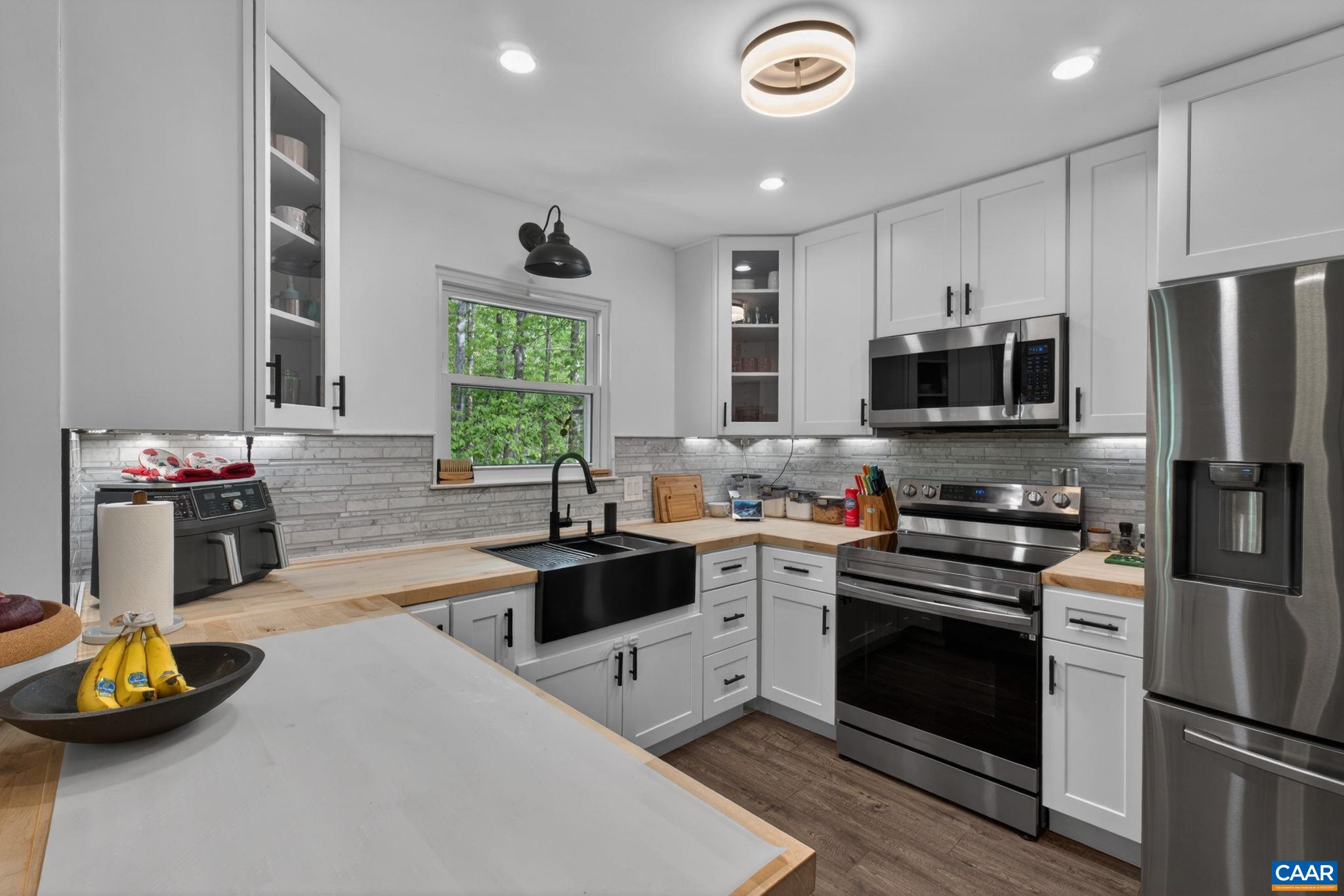 1 TARA CT, PALMYRA, Virginia 22963, 3 Bedrooms Bedrooms, ,2 BathroomsBathrooms,Residential,Lake Monticello Charmer,1 TARA CT,676056 MLS # 676056