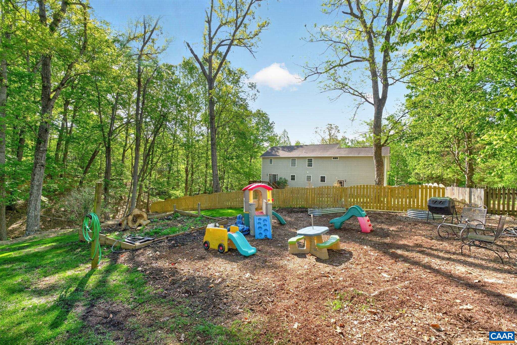 31 WOODLAWN DR, PALMYRA, Virginia 22963, 3 Bedrooms Bedrooms, ,2 BathroomsBathrooms,Residential,31 WOODLAWN DR,676058 MLS # 676058