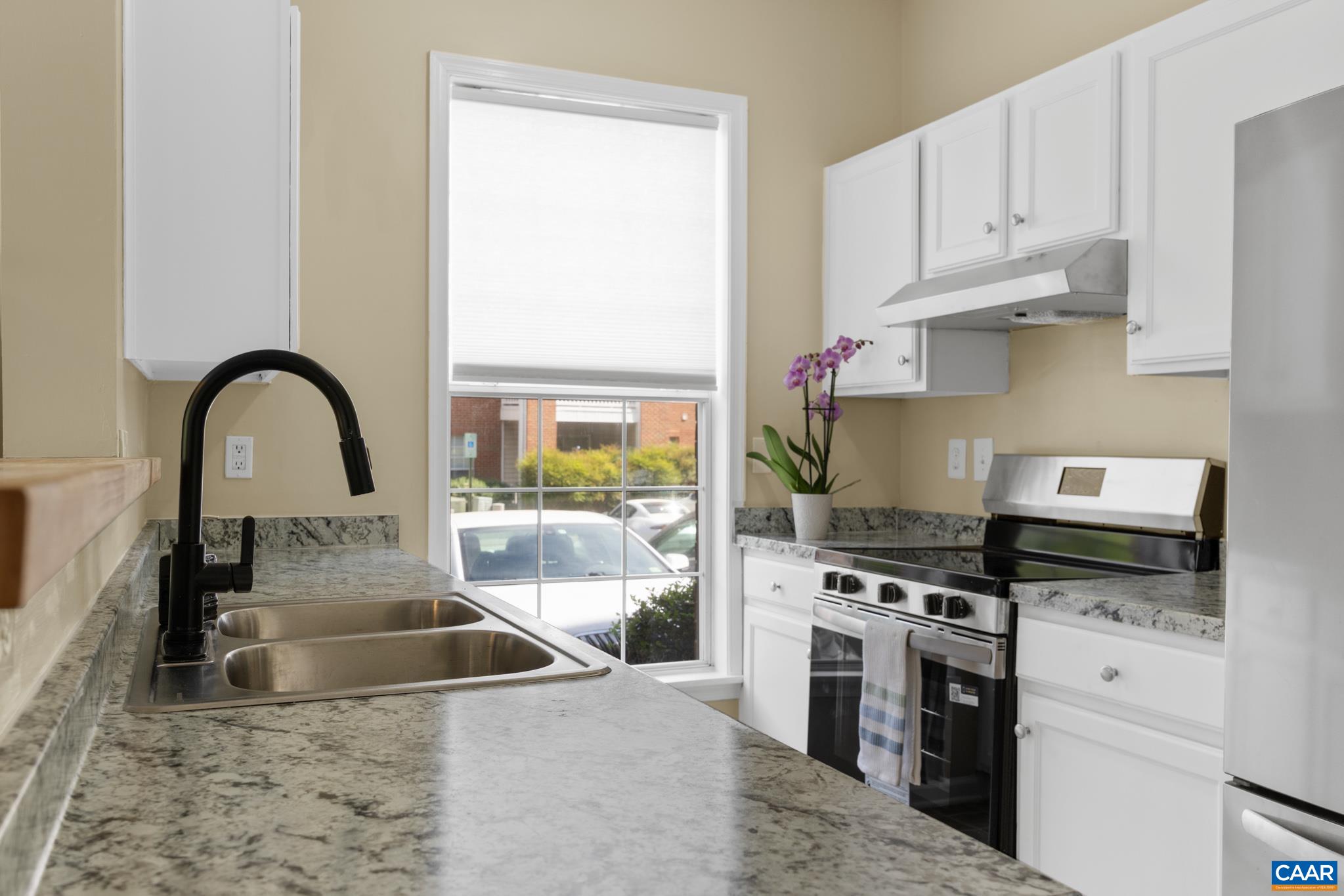 300 RIVERBEND DR, CHARLOTTESVILLE, Virginia 22911, 1 Bedroom Bedrooms, ,1 BathroomBathrooms,Residential,300 RIVERBEND DR,676059 MLS # 676059