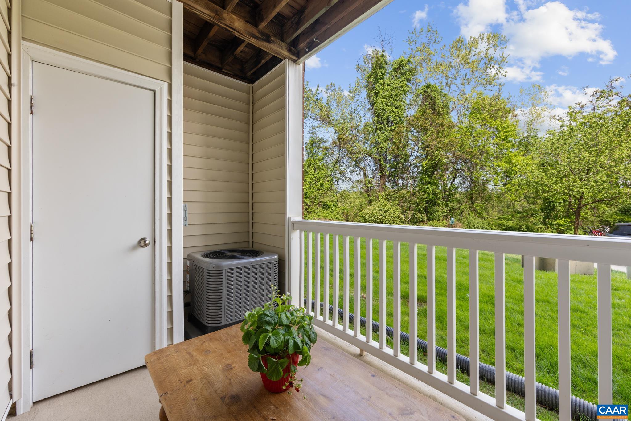 300 RIVERBEND DR, CHARLOTTESVILLE, Virginia 22911, 1 Bedroom Bedrooms, ,1 BathroomBathrooms,Residential,300 RIVERBEND DR,676059 MLS # 676059