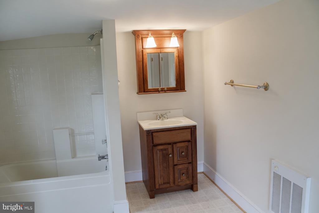 4461 MORRISVILLE RD, BEALETON, Virginia, 3 Bedrooms Bedrooms, ,2 BathroomsBathrooms,Residential,4461 MORRISVILLE RD,VAFQ2020866 MLS # VAFQ2020866