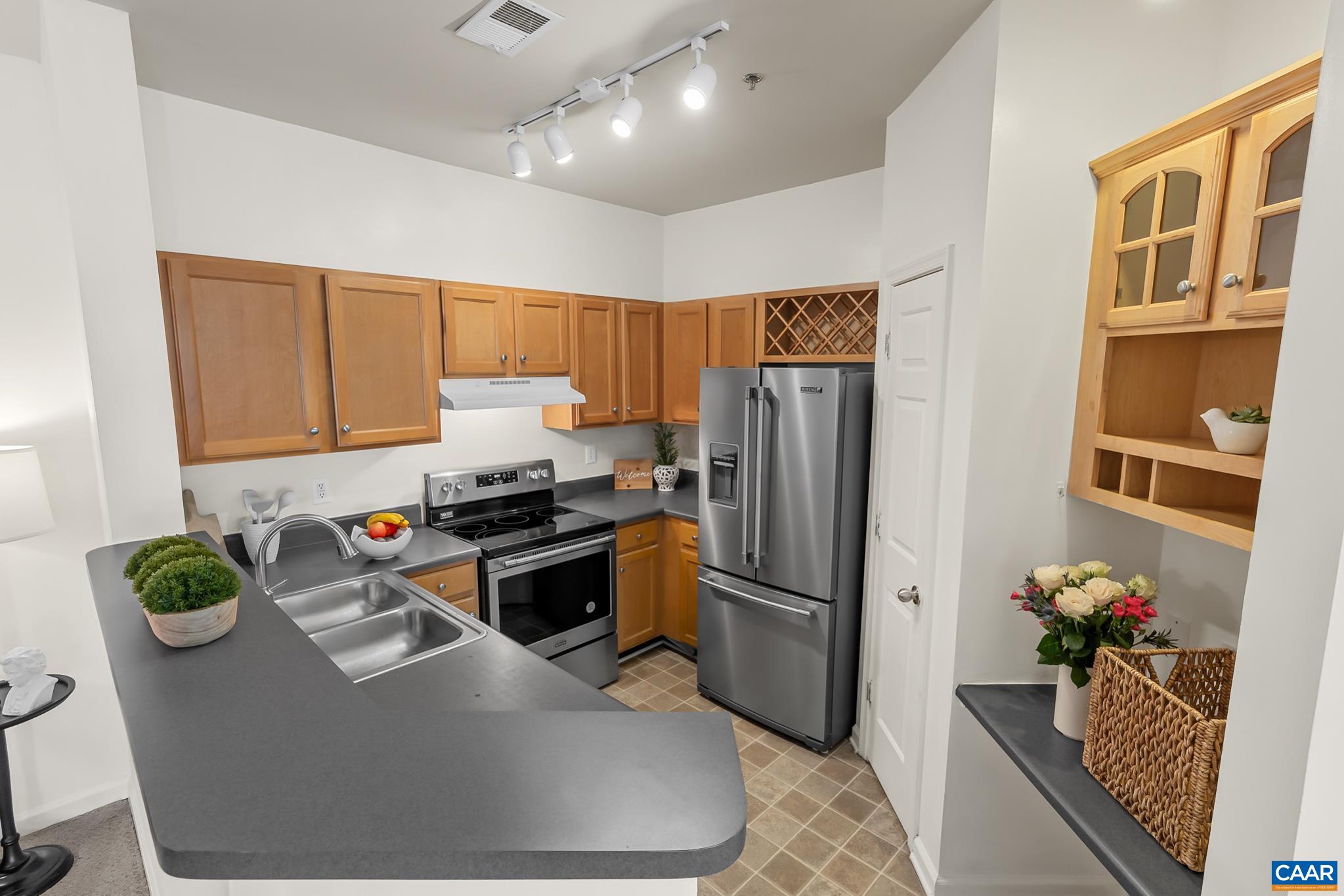 280 RIVERBEND DR, CHARLOTTESVILLE, Virginia 22911, 2 Bedrooms Bedrooms, ,2 BathroomsBathrooms,Residential,280 RIVERBEND DR,676063 MLS # 676063