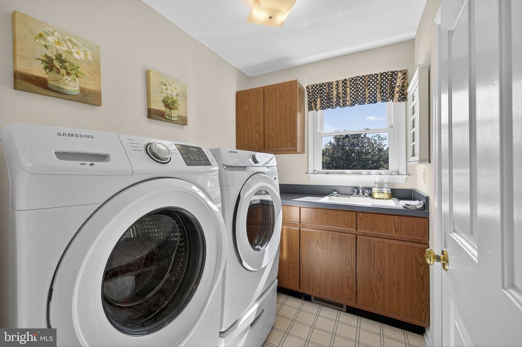 8056 GRIFFINSBURG RD, BOSTON, Virginia 22713, 6 Bedrooms Bedrooms, ,3 BathroomsBathrooms,Residential,8056 GRIFFINSBURG RD,VACU2012954 MLS # VACU2012954