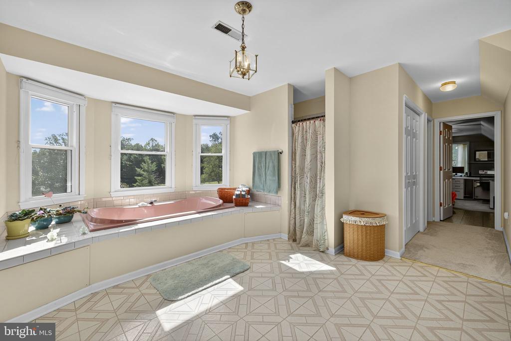 8056 GRIFFINSBURG RD, BOSTON, Virginia 22713, 6 Bedrooms Bedrooms, ,3 BathroomsBathrooms,Residential,8056 GRIFFINSBURG RD,VACU2012954 MLS # VACU2012954