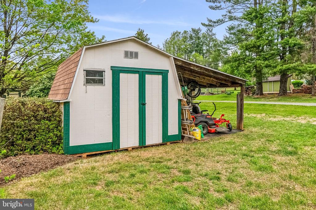 6774 GRAYS MILL RD, WARRENTON, Virginia, 3 Bedrooms Bedrooms, ,2 BathroomsBathrooms,Residential,6774 GRAYS MILL RD,VAFQ2021050 MLS # VAFQ2021050