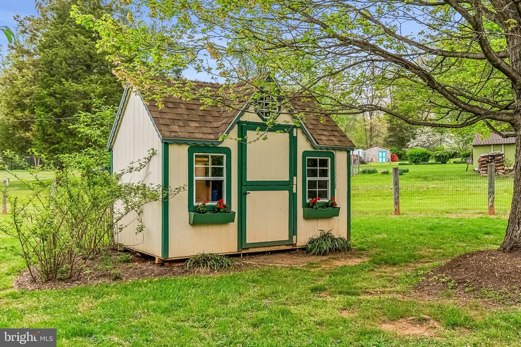 6774 GRAYS MILL RD, WARRENTON, Virginia, 3 Bedrooms Bedrooms, ,2 BathroomsBathrooms,Residential,6774 GRAYS MILL RD,VAFQ2021050 MLS # VAFQ2021050