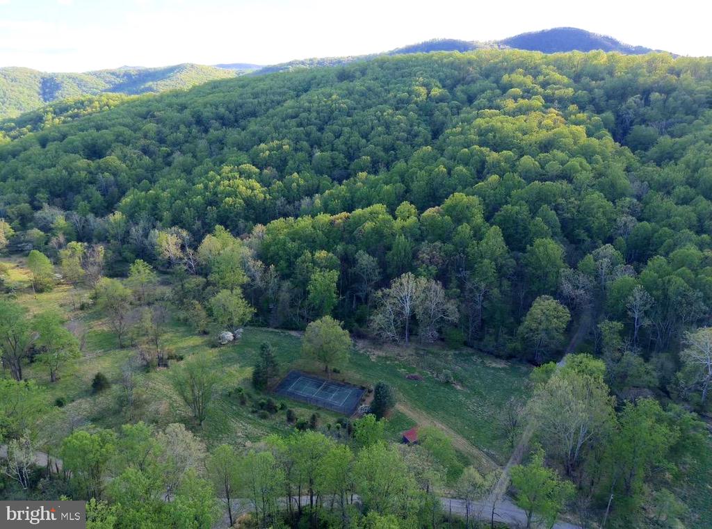 815 GID BROWN HOLLOW RD, WASHINGTON, Virginia 22747, 3 Bedrooms Bedrooms, ,2 BathroomsBathrooms,Residential,815 GID BROWN HOLLOW RD,VARP2002582 MLS # VARP2002582