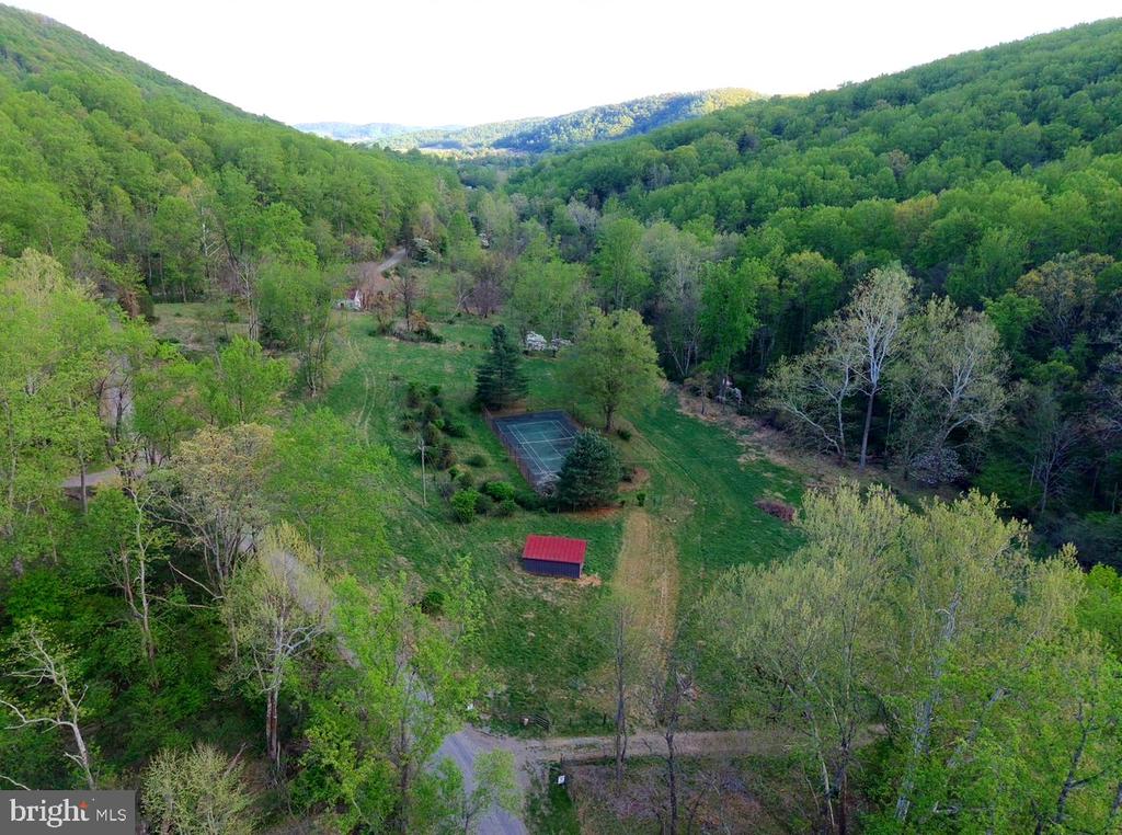 815 GID BROWN HOLLOW RD, WASHINGTON, Virginia 22747, 3 Bedrooms Bedrooms, ,2 BathroomsBathrooms,Residential,815 GID BROWN HOLLOW RD,VARP2002582 MLS # VARP2002582