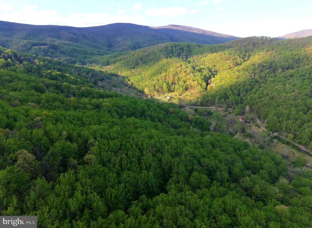 815 GID BROWN HOLLOW RD, WASHINGTON, Virginia 22747, 3 Bedrooms Bedrooms, ,2 BathroomsBathrooms,Residential,815 GID BROWN HOLLOW RD,VARP2002582 MLS # VARP2002582