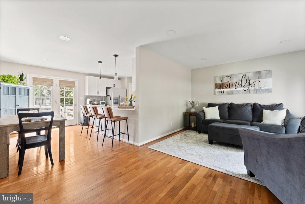 8811 KENT CT, FREDERICKSBURG, Virginia 22408, 5 Bedrooms Bedrooms, ,3 BathroomsBathrooms,Residential,8811 KENT CT,VASP2040968 MLS # VASP2040968