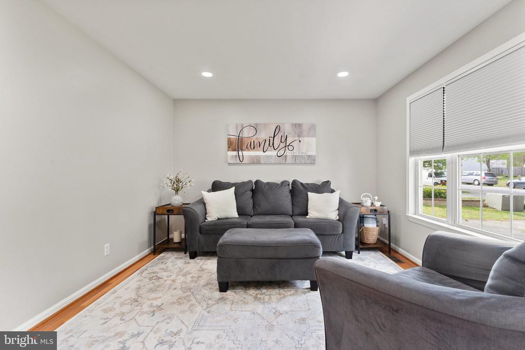 8811 KENT CT, FREDERICKSBURG, Virginia 22408, 5 Bedrooms Bedrooms, ,3 BathroomsBathrooms,Residential,8811 KENT CT,VASP2040968 MLS # VASP2040968