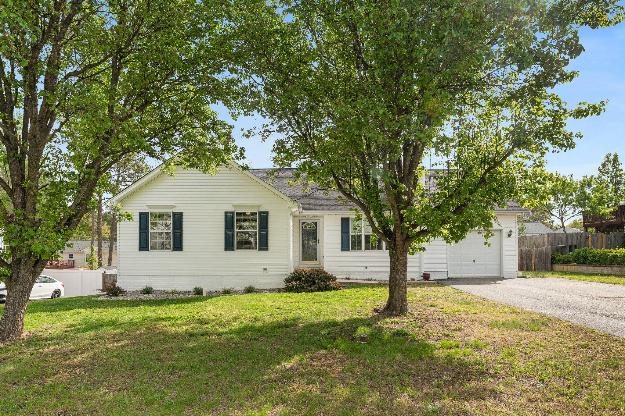 8811 KENT CT, FREDERICKSBURG, Virginia 22408, 5 Bedrooms Bedrooms, ,3 BathroomsBathrooms,Residential,8811 KENT CT,VASP2040968 MLS # VASP2040968