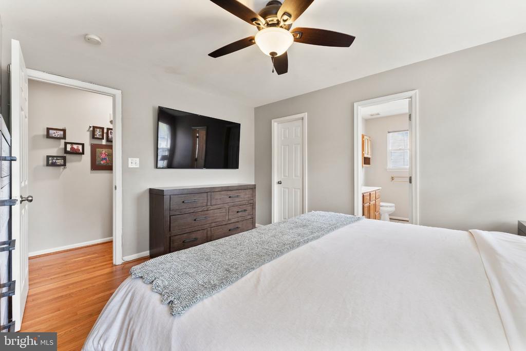 8811 KENT CT, FREDERICKSBURG, Virginia 22408, 5 Bedrooms Bedrooms, ,3 BathroomsBathrooms,Residential,8811 KENT CT,VASP2040968 MLS # VASP2040968