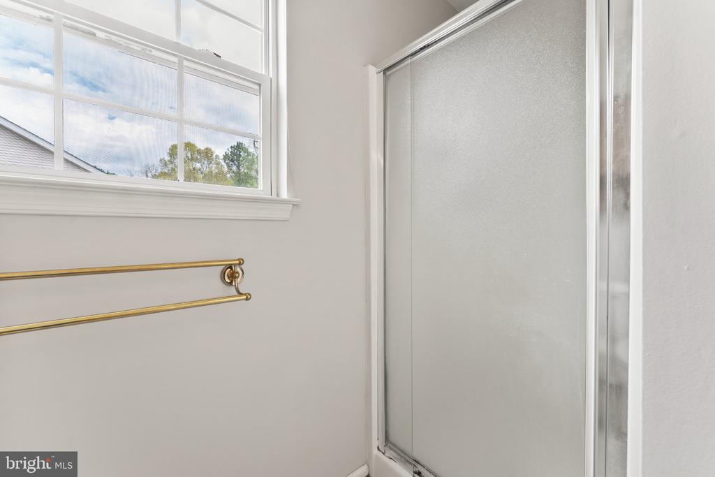 8811 KENT CT, FREDERICKSBURG, Virginia 22408, 5 Bedrooms Bedrooms, ,3 BathroomsBathrooms,Residential,8811 KENT CT,VASP2040968 MLS # VASP2040968