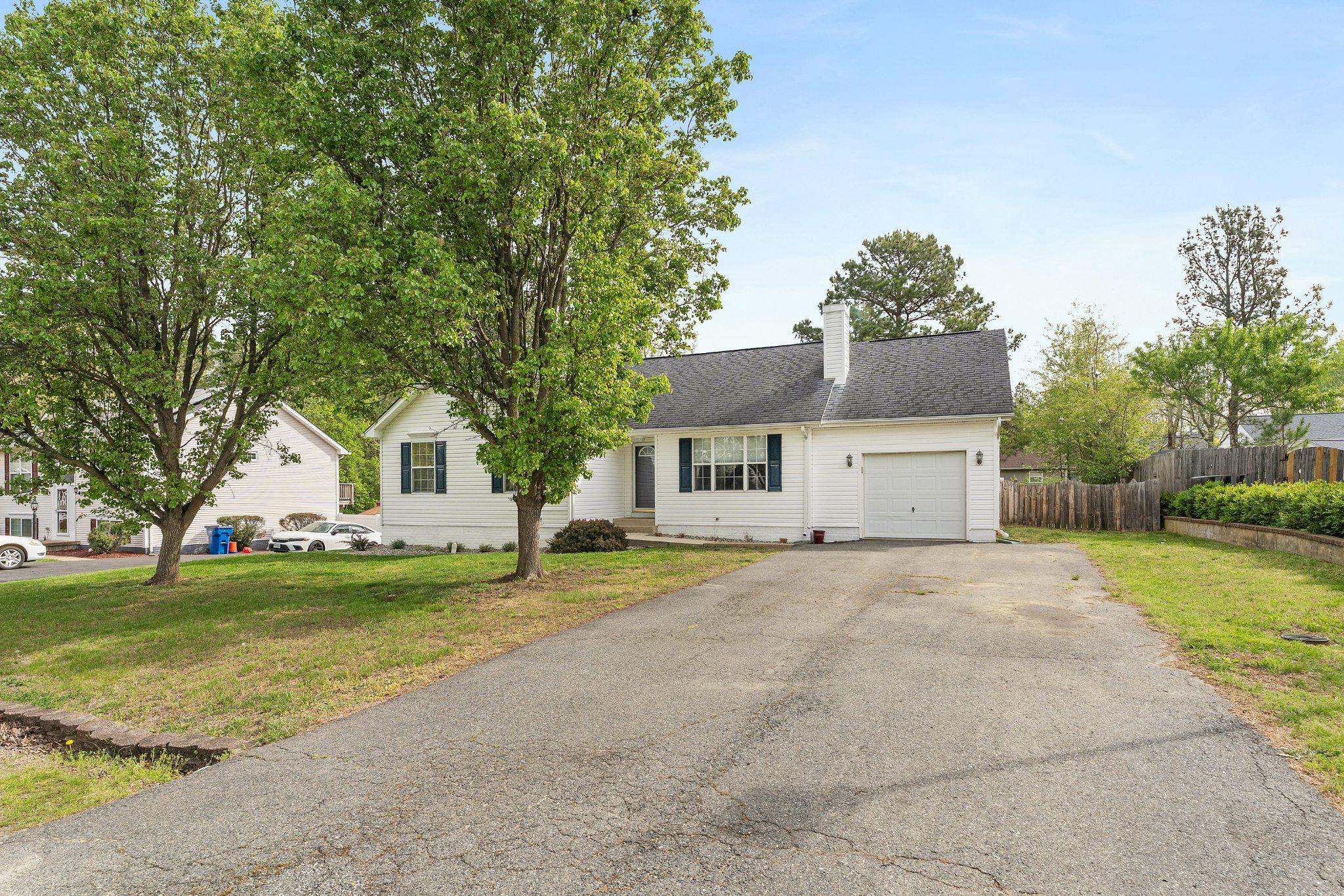 8811 KENT CT, FREDERICKSBURG, Virginia 22408, 5 Bedrooms Bedrooms, ,3 BathroomsBathrooms,Residential,8811 KENT CT,VASP2040968 MLS # VASP2040968