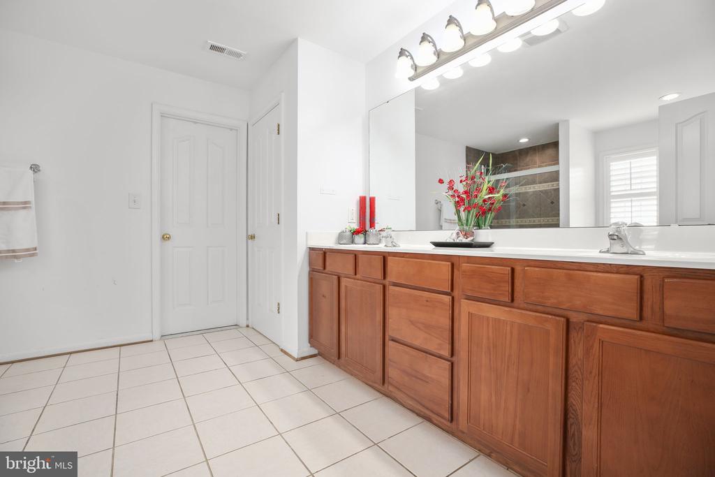 10804 TIDES CT, FREDERICKSBURG, Virginia 22408, 4 Bedrooms Bedrooms, ,3 BathroomsBathrooms,Residential,10804 TIDES CT,VASP2041138 MLS # VASP2041138