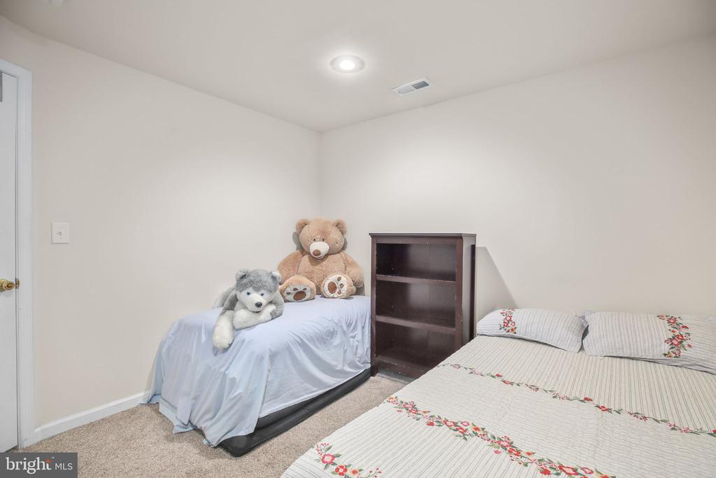 10804 TIDES CT, FREDERICKSBURG, Virginia 22408, 4 Bedrooms Bedrooms, ,3 BathroomsBathrooms,Residential,10804 TIDES CT,VASP2041138 MLS # VASP2041138