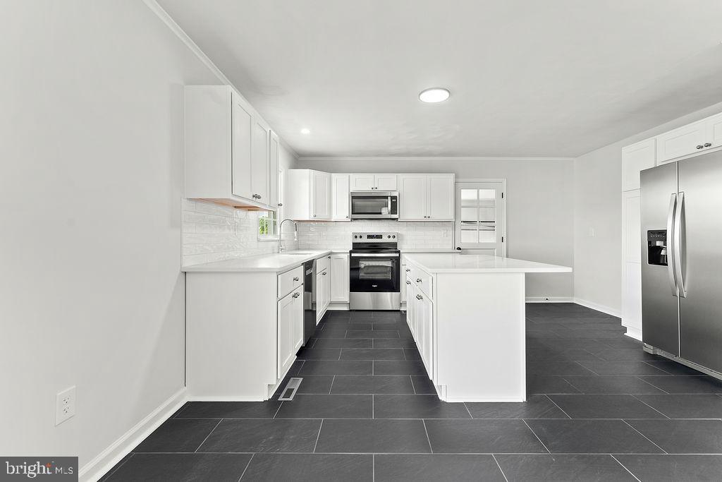 15409 JONAS RD, CULPEPER, Virginia 22701, 3 Bedrooms Bedrooms, ,2 BathroomsBathrooms,Residential,15409 JONAS RD,VACU2013330 MLS # VACU2013330