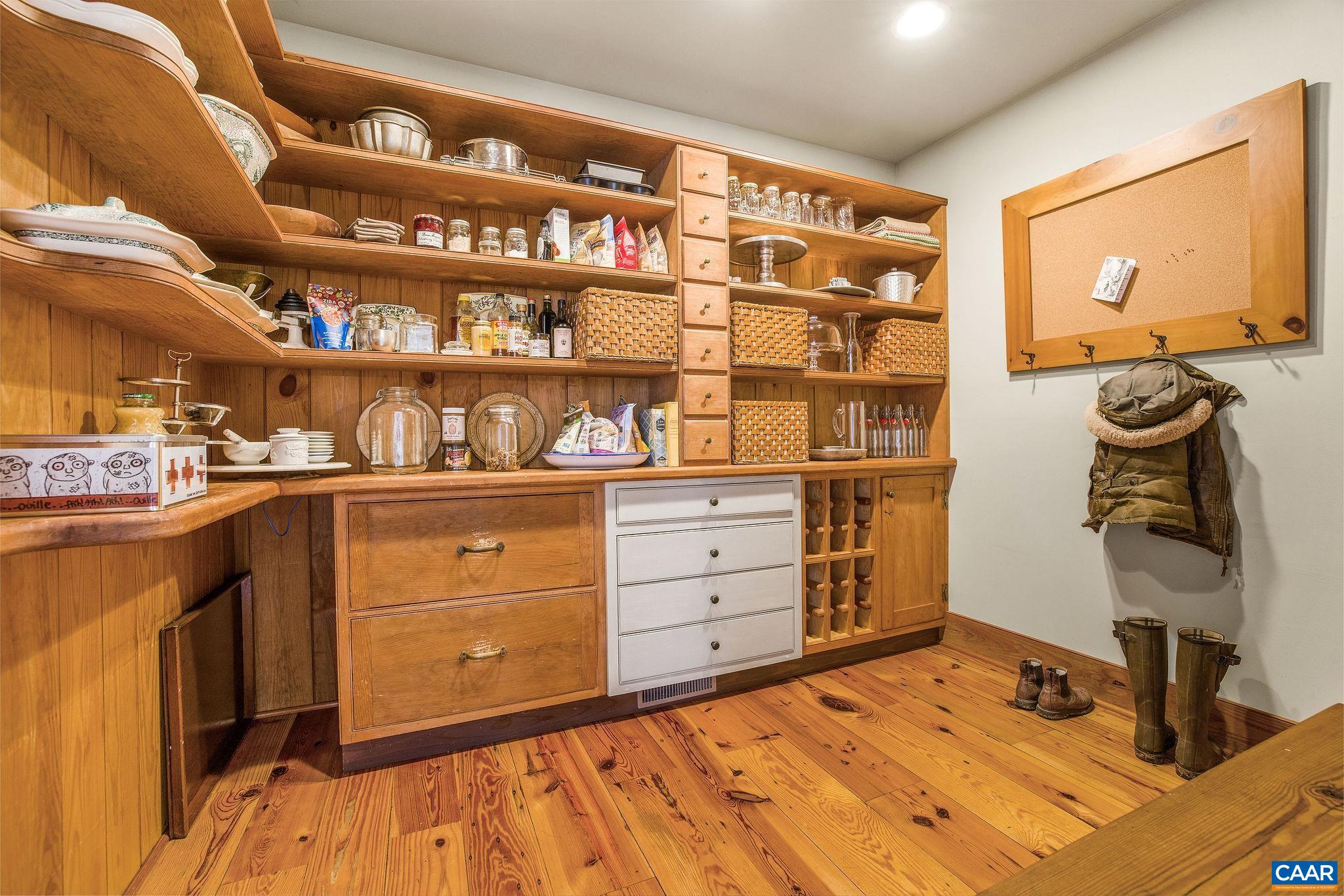 240 BROAD AXE RD, CHARLOTTESVILLE, Virginia 22903, 6 Bedrooms Bedrooms, ,5 BathroomsBathrooms,Residential,Temple Hill,240 BROAD AXE RD,675867 MLS # 675867