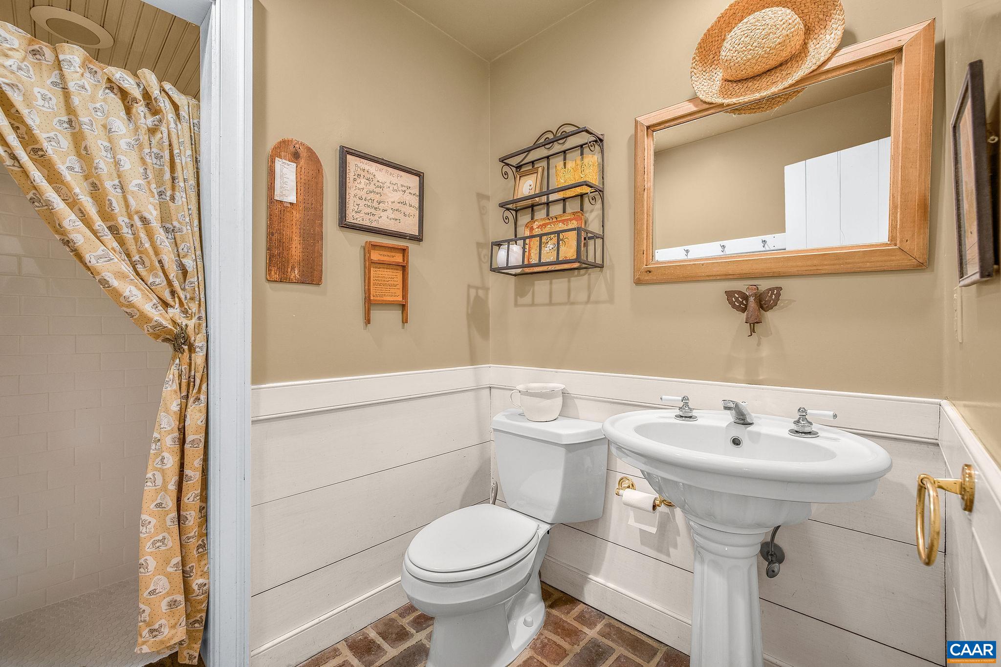 240 BROAD AXE RD, CHARLOTTESVILLE, Virginia 22903, 6 Bedrooms Bedrooms, ,5 BathroomsBathrooms,Residential,Temple Hill,240 BROAD AXE RD,675867 MLS # 675867