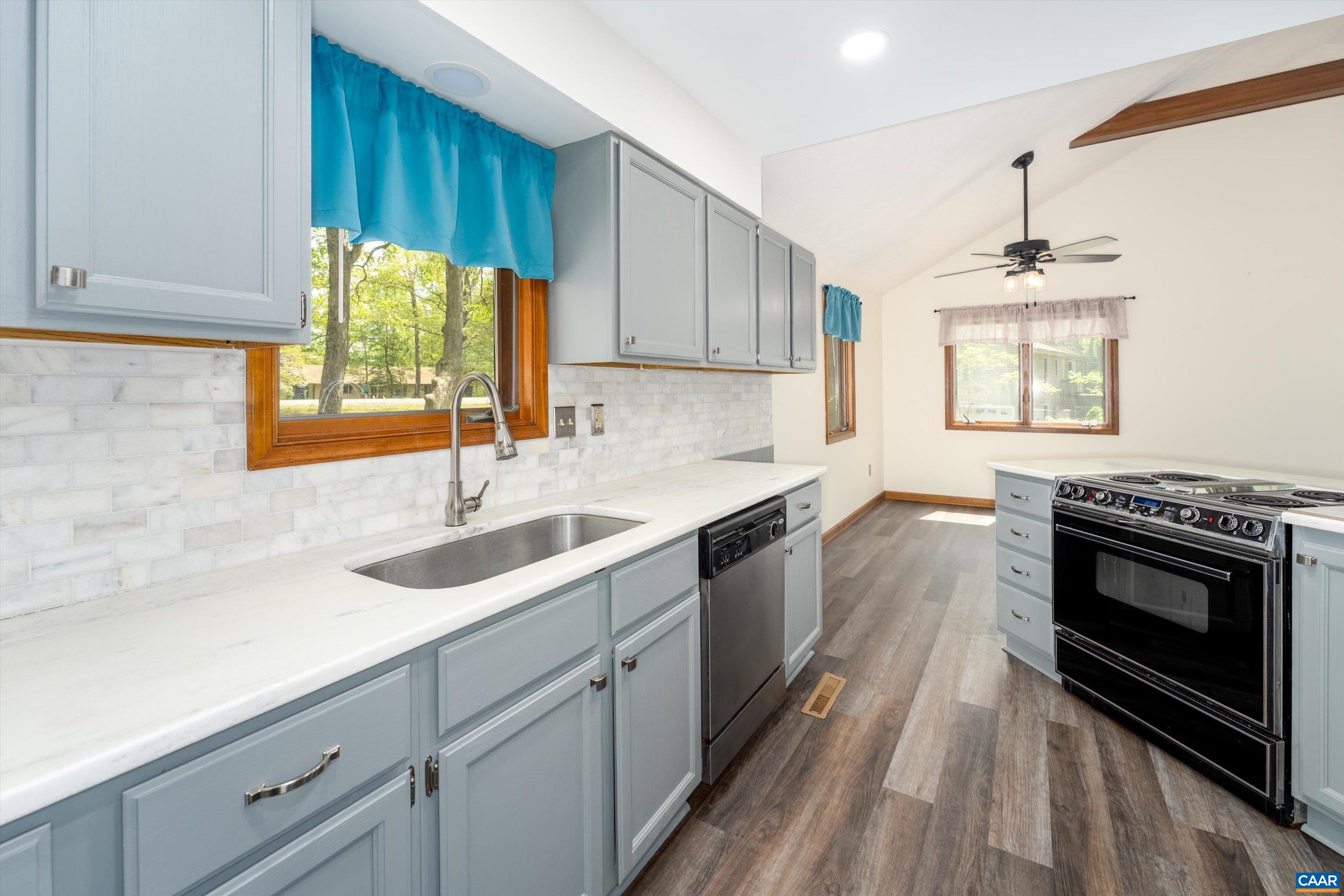 4 NUTWOOD CIR, PALMYRA, Virginia 22963, 3 Bedrooms Bedrooms, ,3 BathroomsBathrooms,Residential,4 NUTWOOD CIR,676064 MLS # 676064