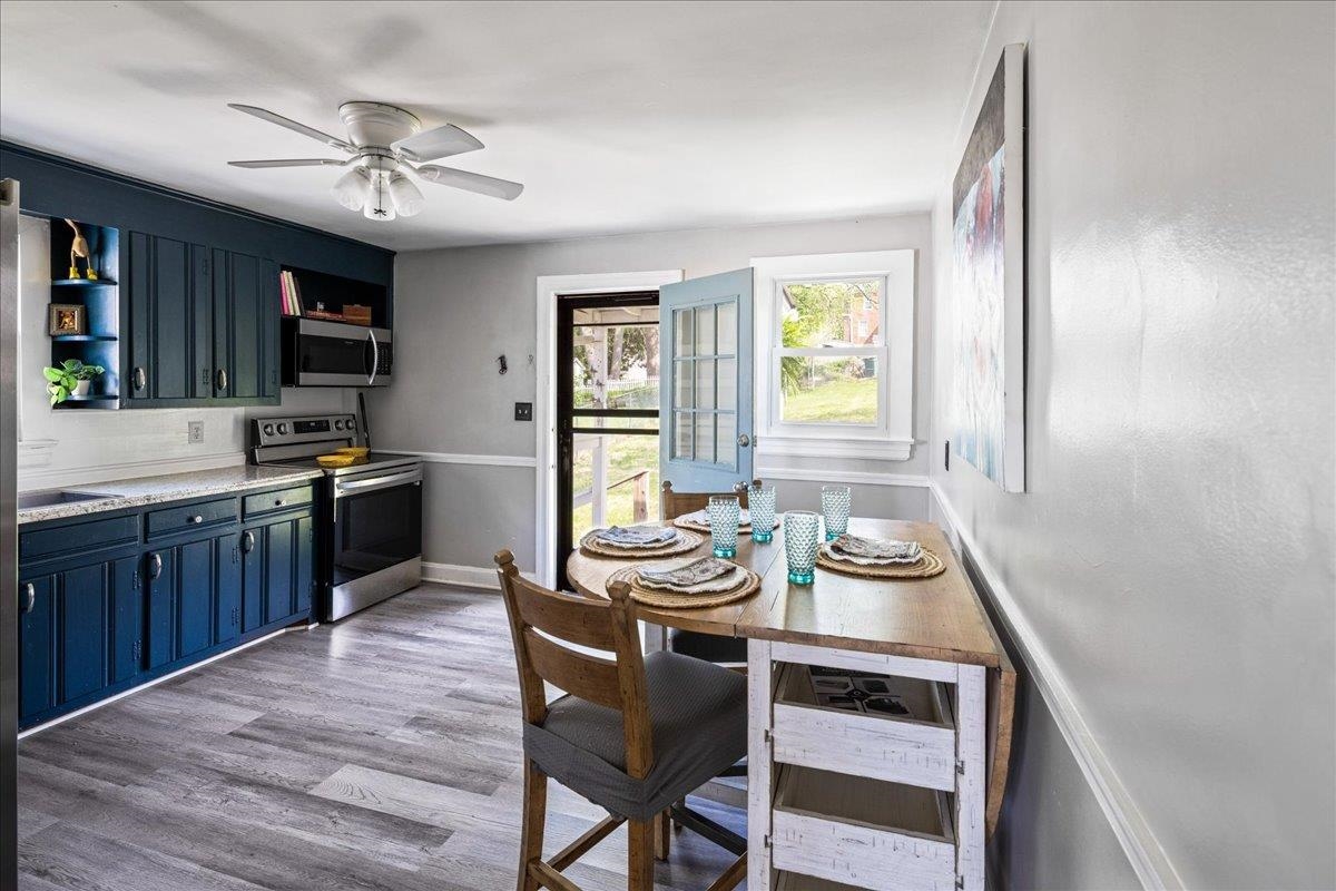 428 S POPLAR AVE, WAYNESBORO, Virginia 22980, 2 Bedrooms Bedrooms, ,1 BathroomBathrooms,Residential,428 S POPLAR AVE,676066 MLS # 676066