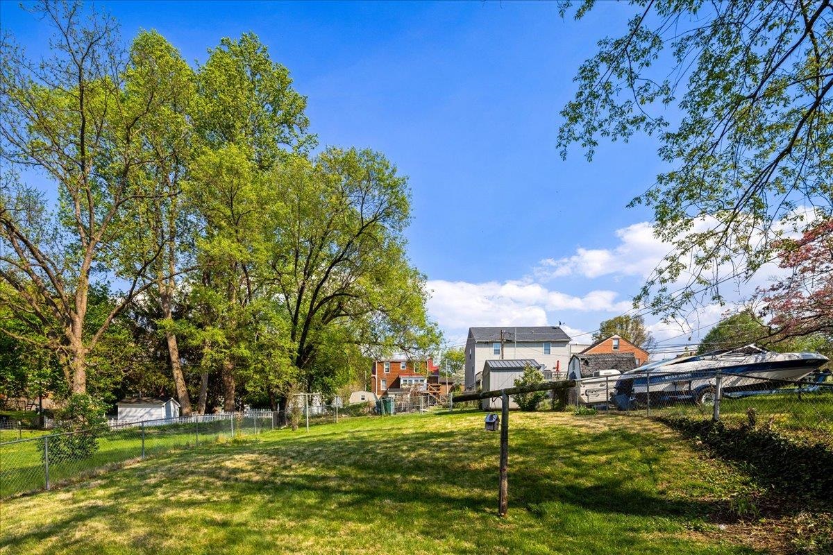 428 S POPLAR AVE, WAYNESBORO, Virginia 22980, 2 Bedrooms Bedrooms, ,1 BathroomBathrooms,Residential,428 S POPLAR AVE,676066 MLS # 676066