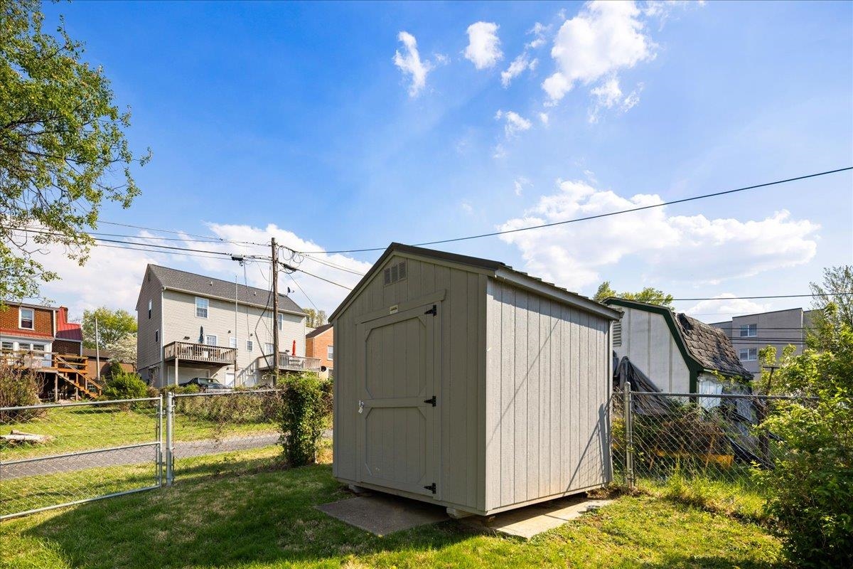 428 S POPLAR AVE, WAYNESBORO, Virginia 22980, 2 Bedrooms Bedrooms, ,1 BathroomBathrooms,Residential,428 S POPLAR AVE,676066 MLS # 676066