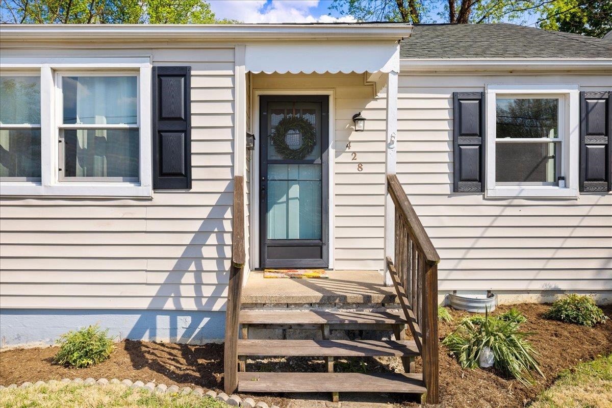 428 S POPLAR AVE, WAYNESBORO, Virginia 22980, 2 Bedrooms Bedrooms, ,1 BathroomBathrooms,Residential,428 S POPLAR AVE,676066 MLS # 676066