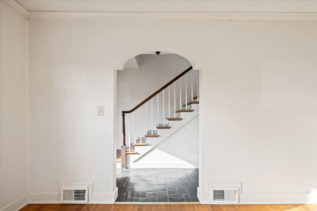 907 SELMA BLVD, STAUNTON, Virginia 24401, 3 Bedrooms Bedrooms, ,2 BathroomsBathrooms,Residential,907 SELMA BLVD,676067 MLS # 676067