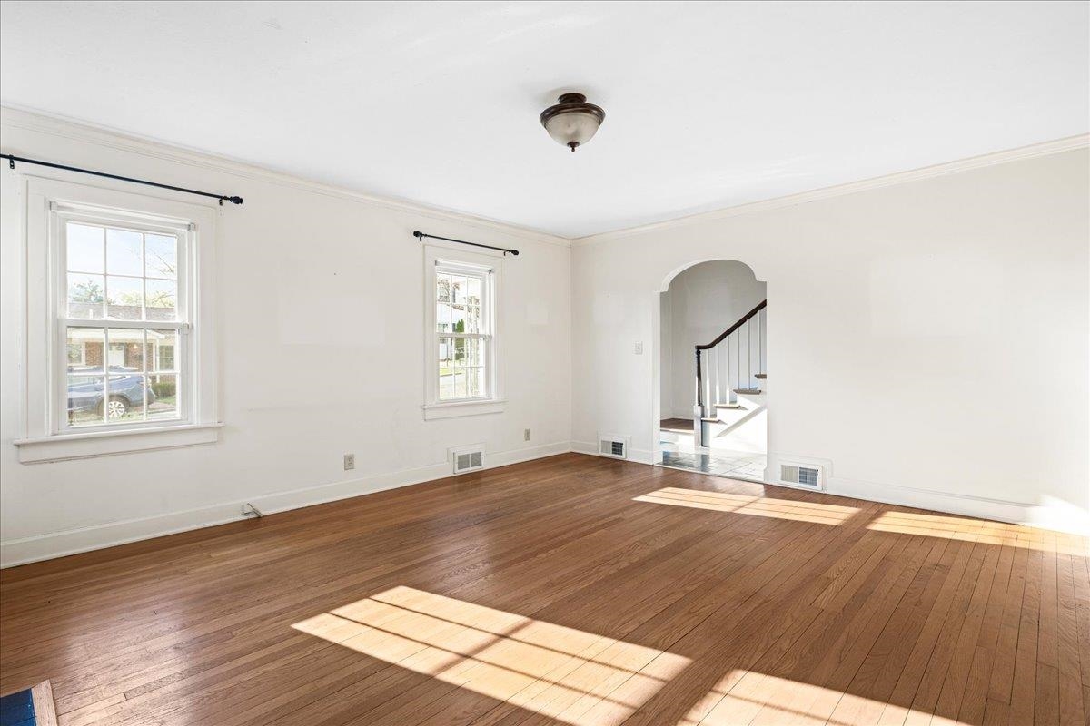 907 SELMA BLVD, STAUNTON, Virginia 24401, 3 Bedrooms Bedrooms, ,2 BathroomsBathrooms,Residential,907 SELMA BLVD,676067 MLS # 676067