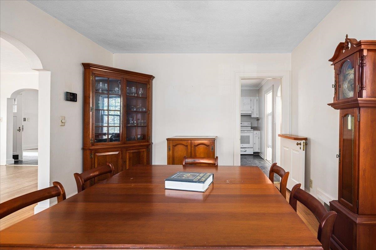 907 SELMA BLVD, STAUNTON, Virginia 24401, 3 Bedrooms Bedrooms, ,2 BathroomsBathrooms,Residential,907 SELMA BLVD,676067 MLS # 676067