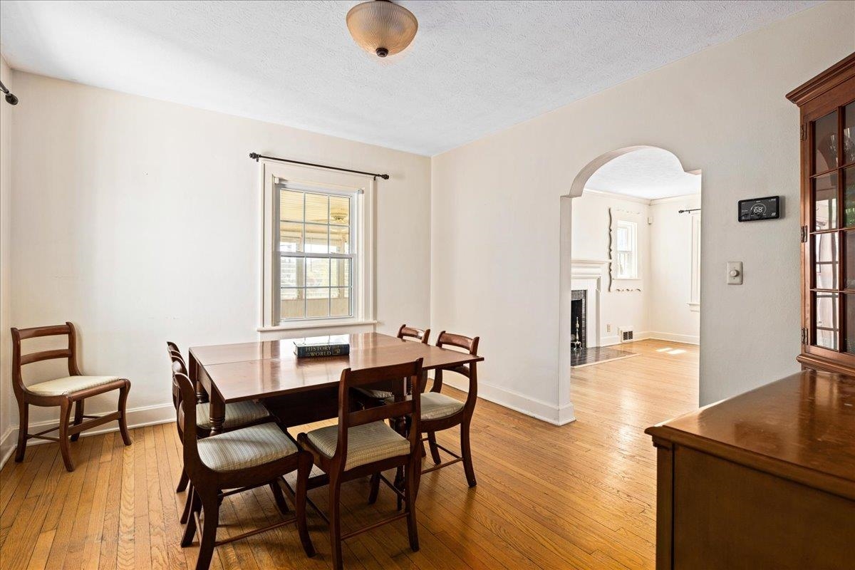 907 SELMA BLVD, STAUNTON, Virginia 24401, 3 Bedrooms Bedrooms, ,2 BathroomsBathrooms,Residential,907 SELMA BLVD,676067 MLS # 676067