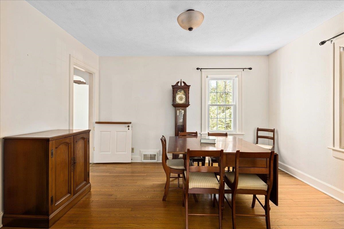 907 SELMA BLVD, STAUNTON, Virginia 24401, 3 Bedrooms Bedrooms, ,2 BathroomsBathrooms,Residential,907 SELMA BLVD,676067 MLS # 676067