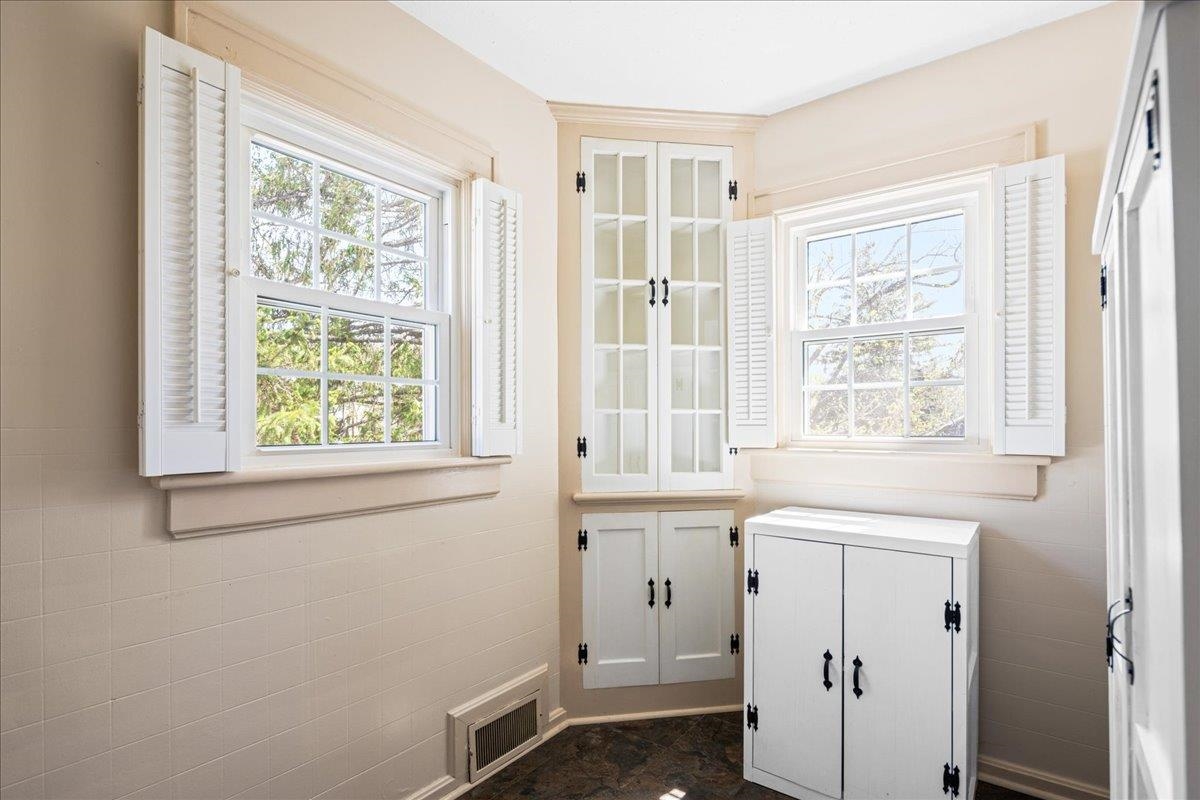 907 SELMA BLVD, STAUNTON, Virginia 24401, 3 Bedrooms Bedrooms, ,2 BathroomsBathrooms,Residential,907 SELMA BLVD,676067 MLS # 676067