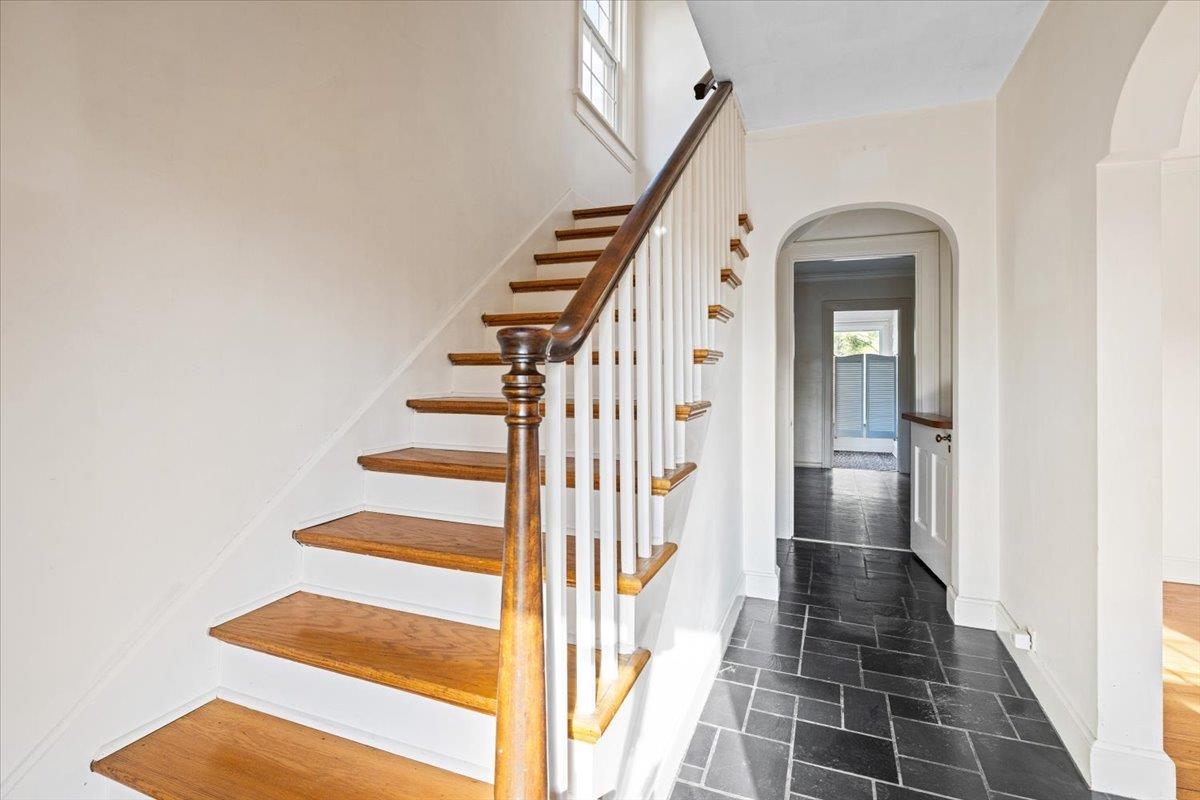 907 SELMA BLVD, STAUNTON, Virginia 24401, 3 Bedrooms Bedrooms, ,2 BathroomsBathrooms,Residential,907 SELMA BLVD,676067 MLS # 676067