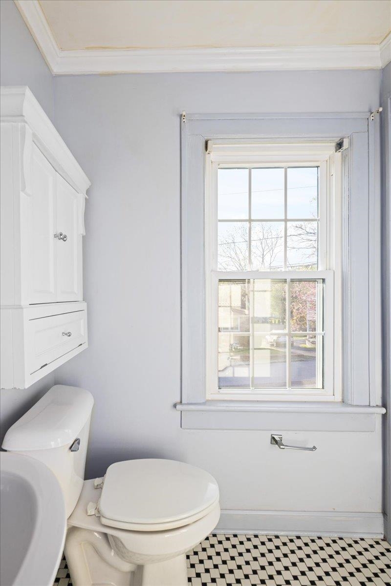 907 SELMA BLVD, STAUNTON, Virginia 24401, 3 Bedrooms Bedrooms, ,2 BathroomsBathrooms,Residential,907 SELMA BLVD,676067 MLS # 676067