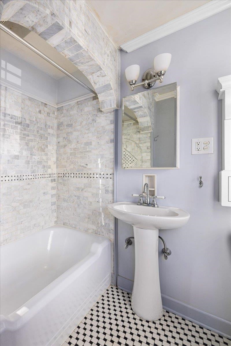 907 SELMA BLVD, STAUNTON, Virginia 24401, 3 Bedrooms Bedrooms, ,2 BathroomsBathrooms,Residential,907 SELMA BLVD,676067 MLS # 676067