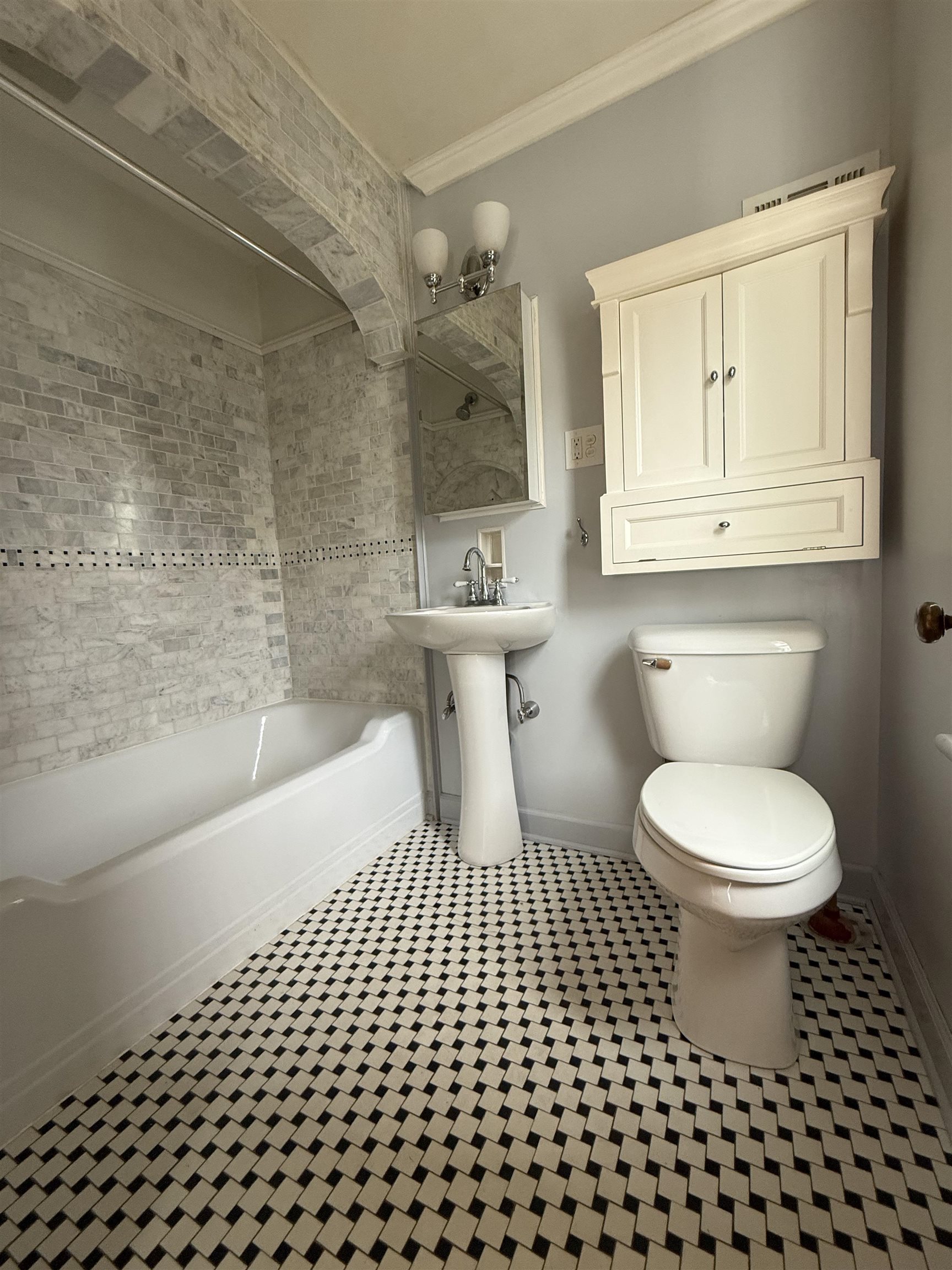 907 SELMA BLVD, STAUNTON, Virginia 24401, 3 Bedrooms Bedrooms, ,2 BathroomsBathrooms,Residential,907 SELMA BLVD,676067 MLS # 676067