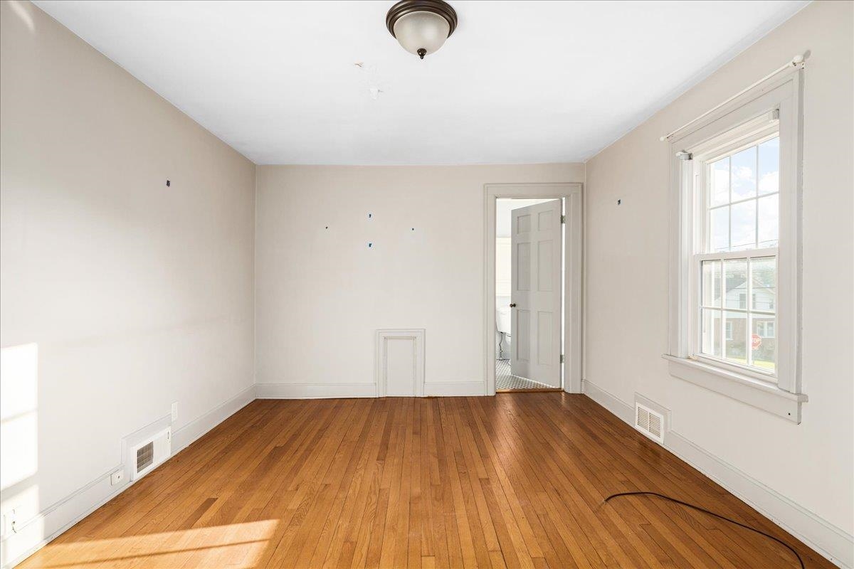 907 SELMA BLVD, STAUNTON, Virginia 24401, 3 Bedrooms Bedrooms, ,2 BathroomsBathrooms,Residential,907 SELMA BLVD,676067 MLS # 676067