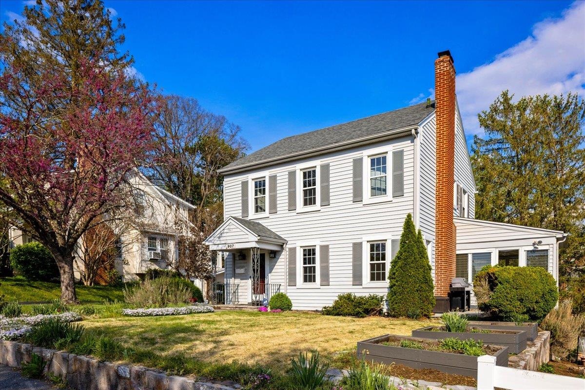 907 SELMA BLVD, STAUNTON, Virginia 24401, 3 Bedrooms Bedrooms, ,2 BathroomsBathrooms,Residential,907 SELMA BLVD,676067 MLS # 676067