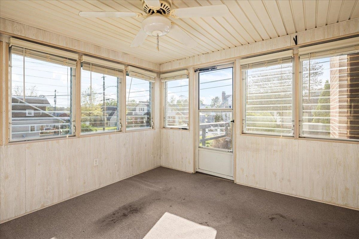 907 SELMA BLVD, STAUNTON, Virginia 24401, 3 Bedrooms Bedrooms, ,2 BathroomsBathrooms,Residential,907 SELMA BLVD,676067 MLS # 676067