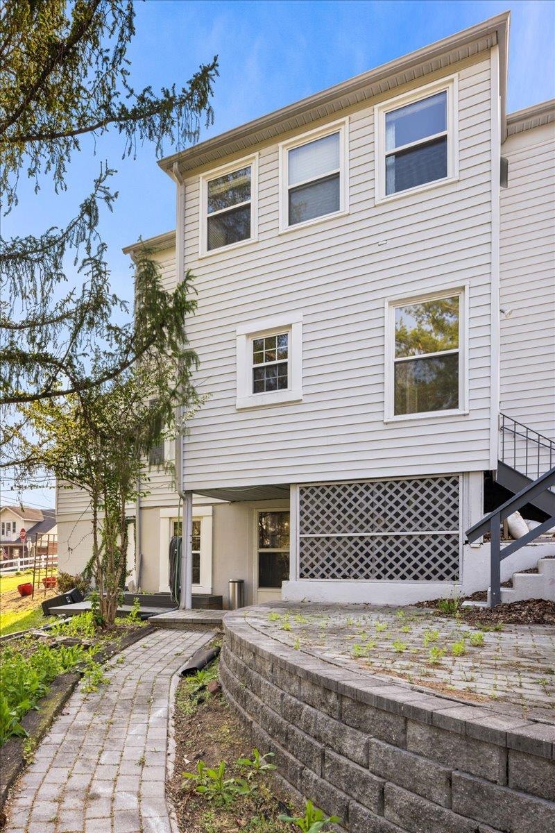 907 SELMA BLVD, STAUNTON, Virginia 24401, 3 Bedrooms Bedrooms, ,2 BathroomsBathrooms,Residential,907 SELMA BLVD,676067 MLS # 676067