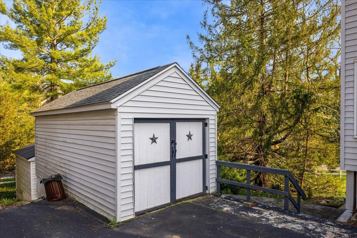 907 SELMA BLVD, STAUNTON, Virginia 24401, 3 Bedrooms Bedrooms, ,2 BathroomsBathrooms,Residential,907 SELMA BLVD,676067 MLS # 676067