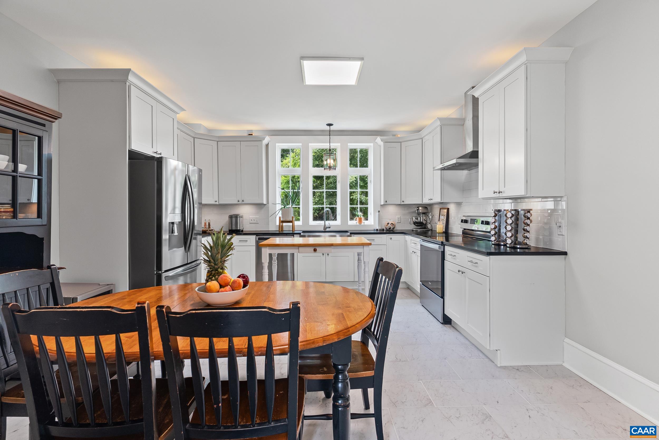 260 N MAIN ST, AMHERST, Virginia 24521, 3 Bedrooms Bedrooms, ,2 BathroomsBathrooms,Residential,260 N MAIN ST,676071 MLS # 676071