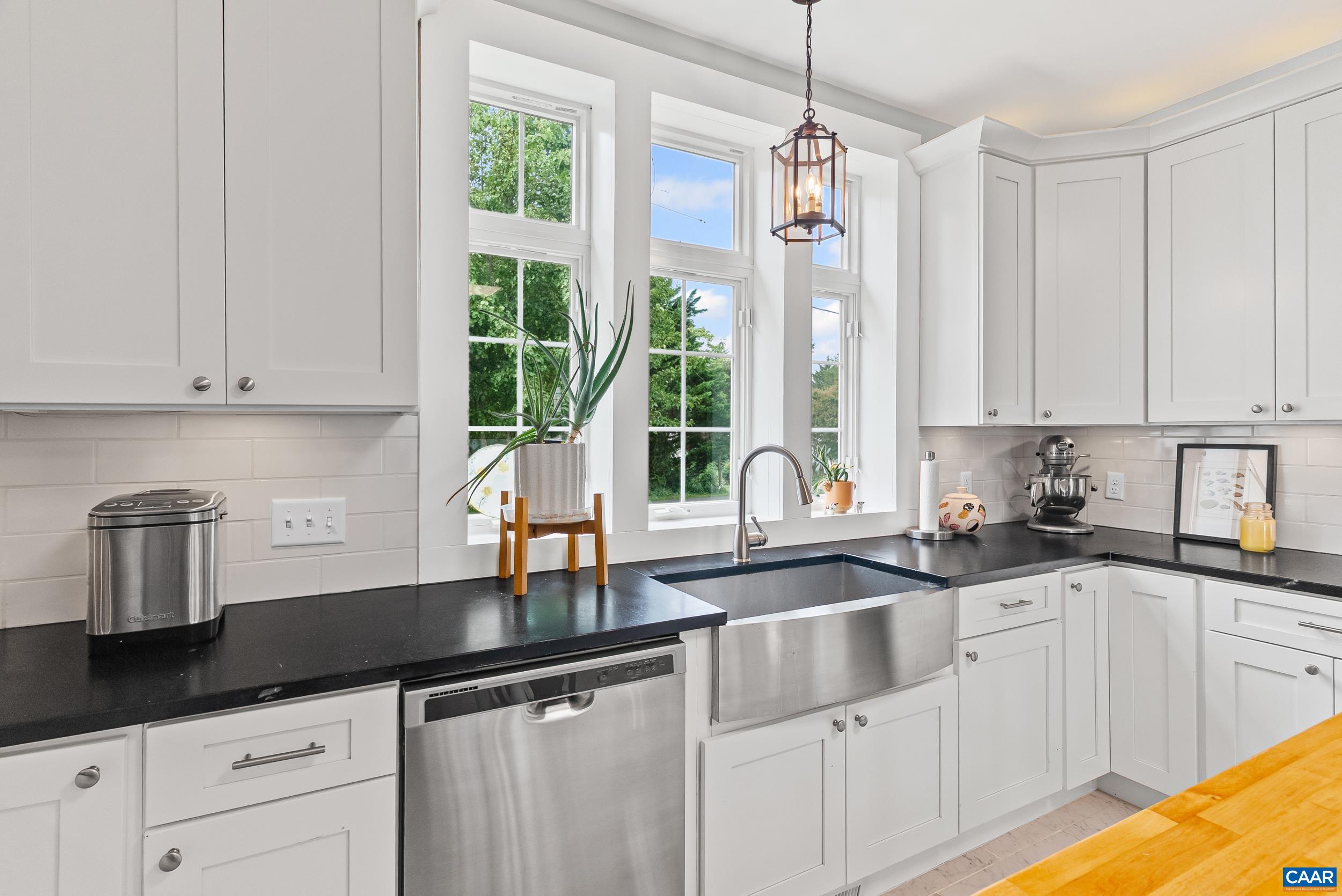 260 N MAIN ST, AMHERST, Virginia 24521, 3 Bedrooms Bedrooms, ,2 BathroomsBathrooms,Residential,260 N MAIN ST,676071 MLS # 676071