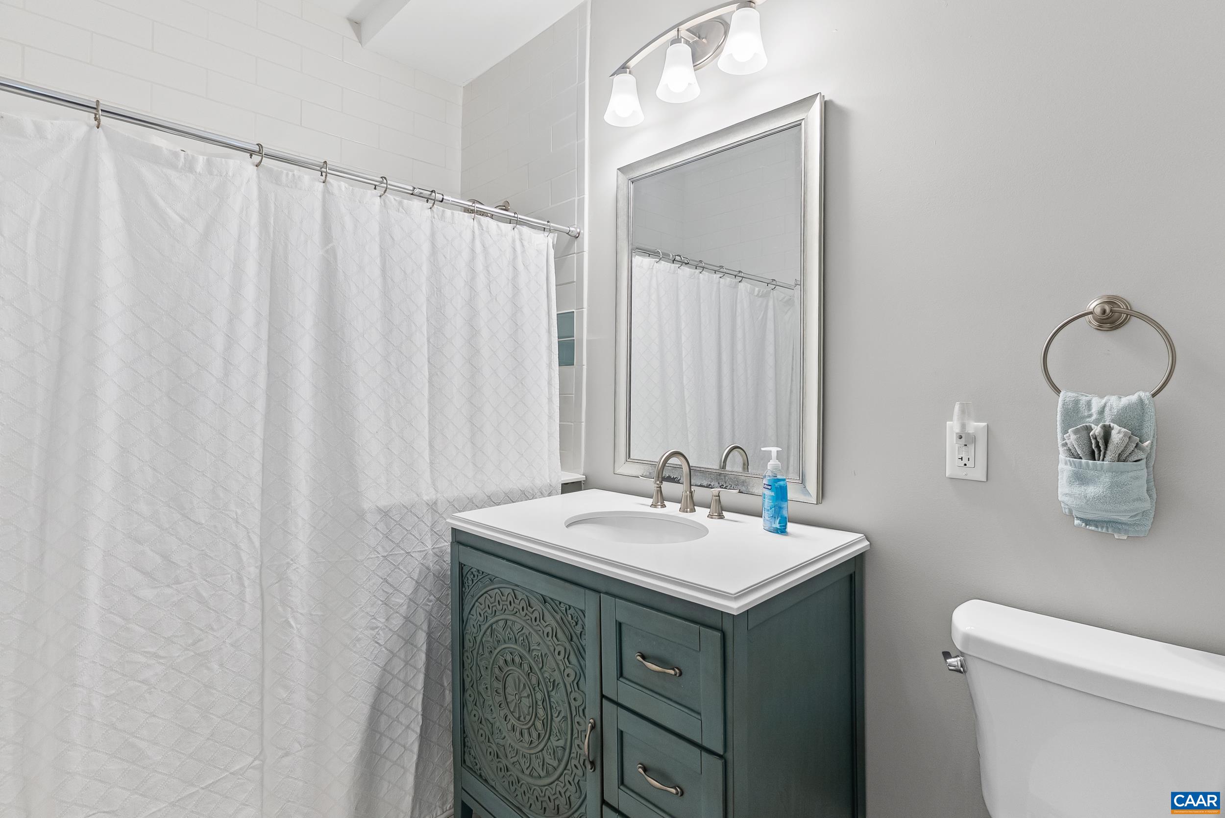 260 N MAIN ST, AMHERST, Virginia 24521, 3 Bedrooms Bedrooms, ,2 BathroomsBathrooms,Residential,260 N MAIN ST,676071 MLS # 676071