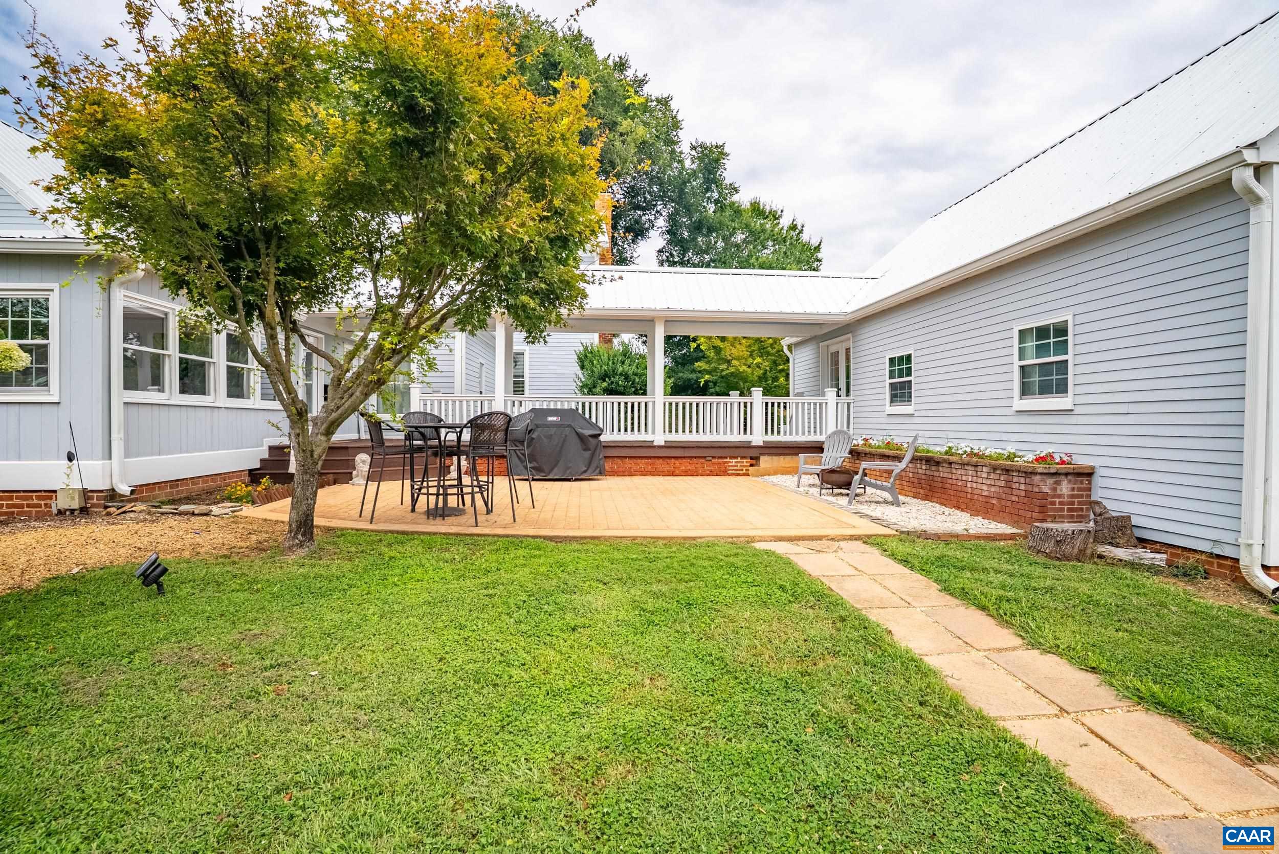 260 N MAIN ST, AMHERST, Virginia 24521, 3 Bedrooms Bedrooms, ,2 BathroomsBathrooms,Residential,260 N MAIN ST,676071 MLS # 676071