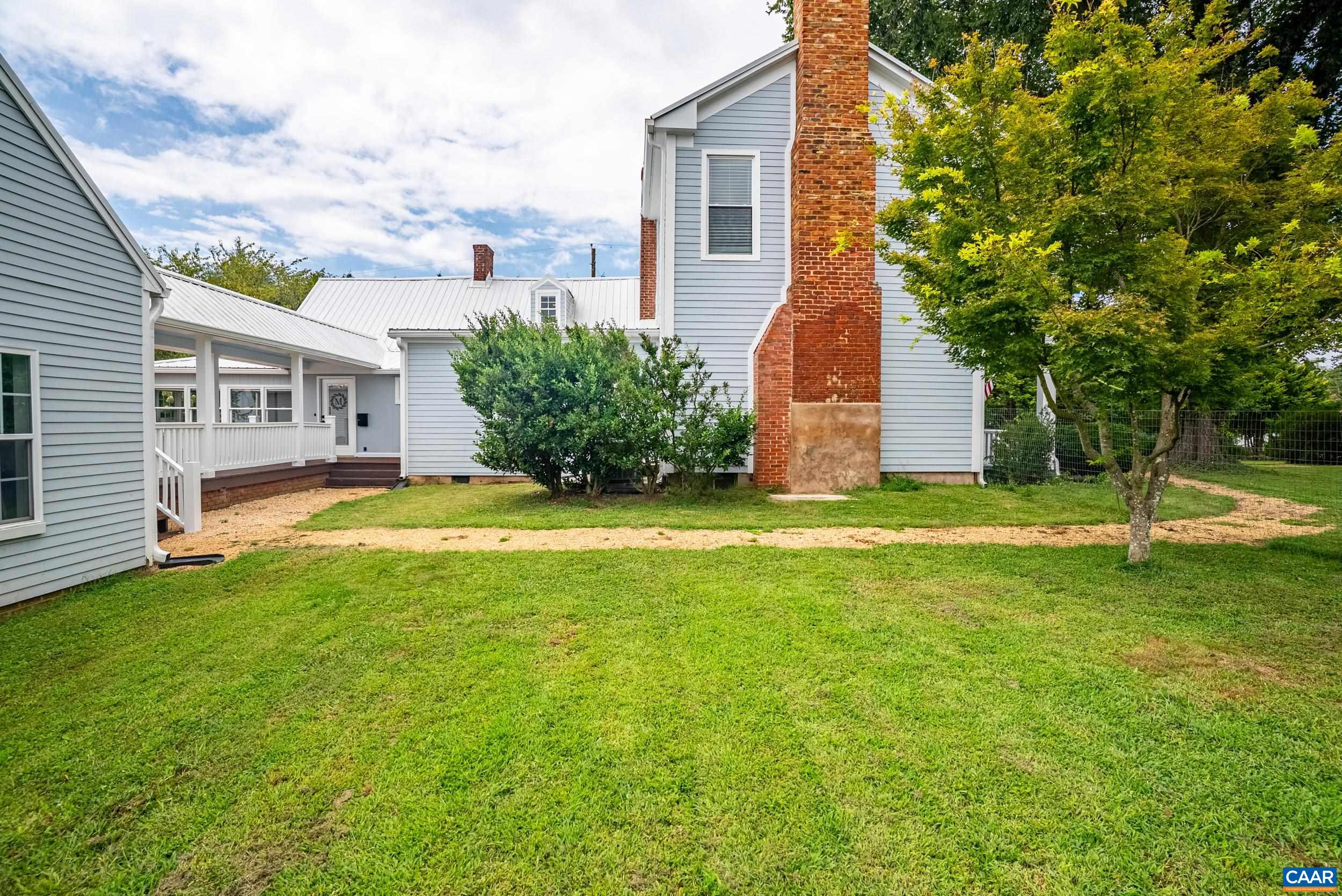 260 N MAIN ST, AMHERST, Virginia 24521, 3 Bedrooms Bedrooms, ,2 BathroomsBathrooms,Residential,260 N MAIN ST,676071 MLS # 676071