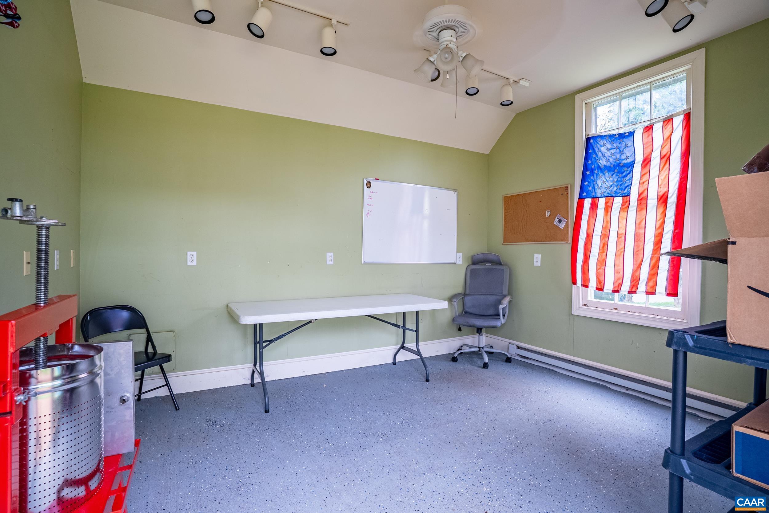 260 N MAIN ST, AMHERST, Virginia 24521, 3 Bedrooms Bedrooms, ,2 BathroomsBathrooms,Residential,260 N MAIN ST,676071 MLS # 676071